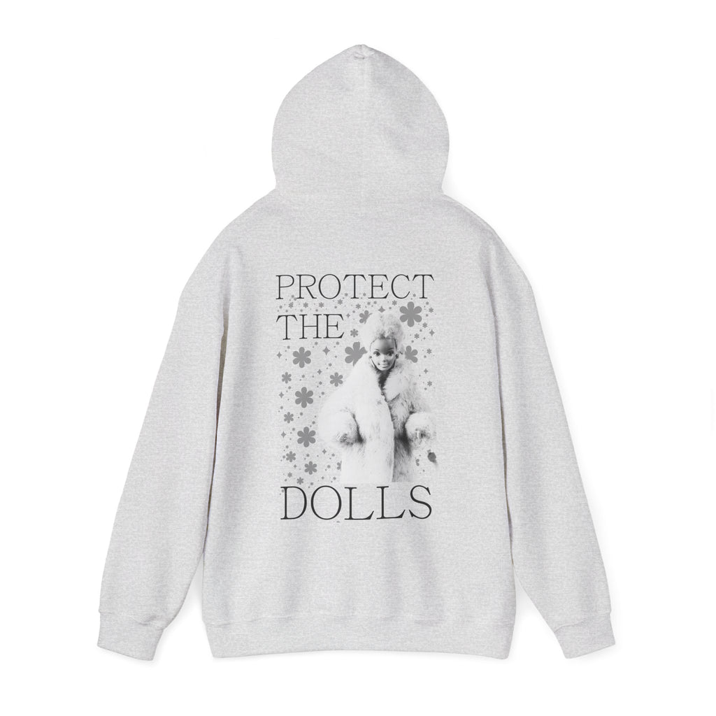 Hoodie „Protect the Dolls“ – Trendiger Unisex Hoodie mit auffälligem Rückenprint