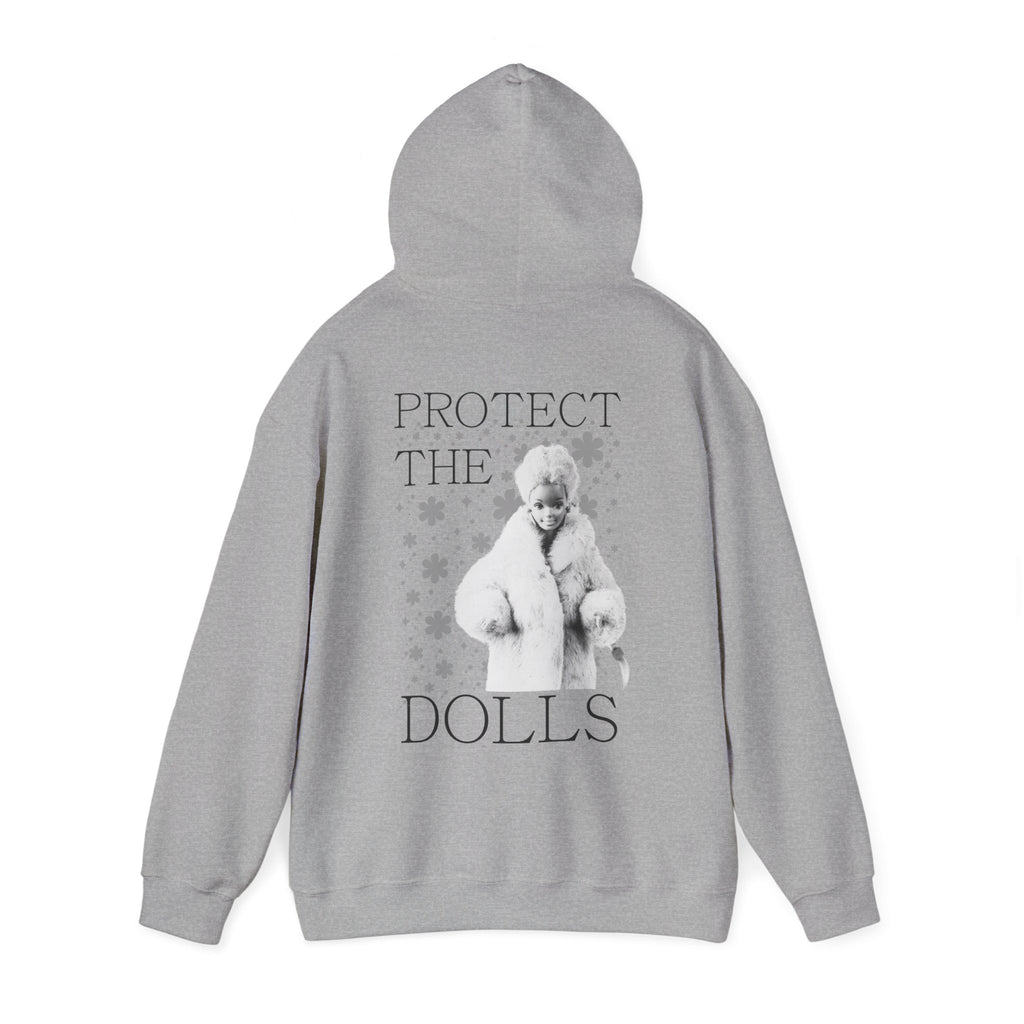 Hoodie „Protect the Dolls“ – Trendiger Unisex Hoodie mit auffälligem Rückenprint